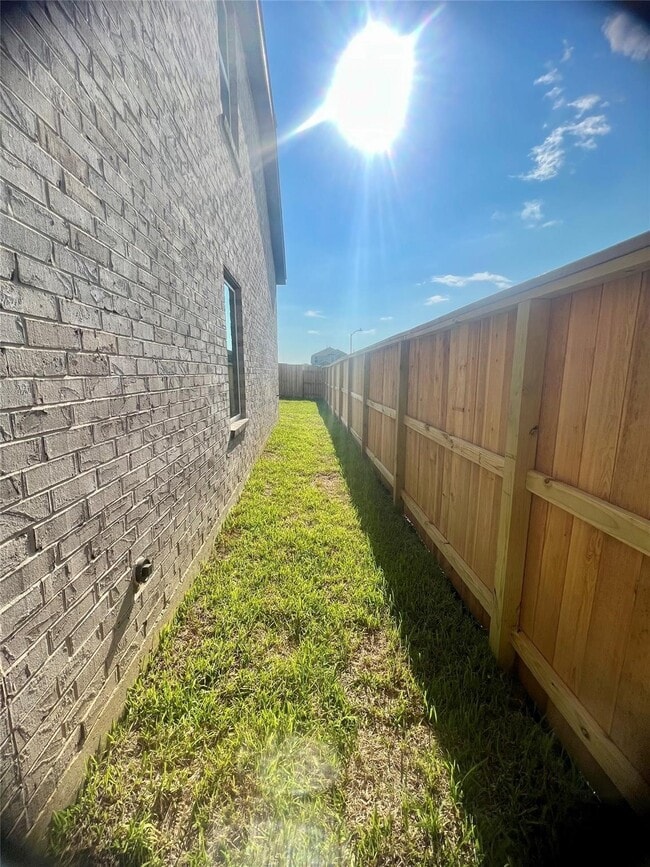 Foto del edificio - 16802 Great Highlands Dr