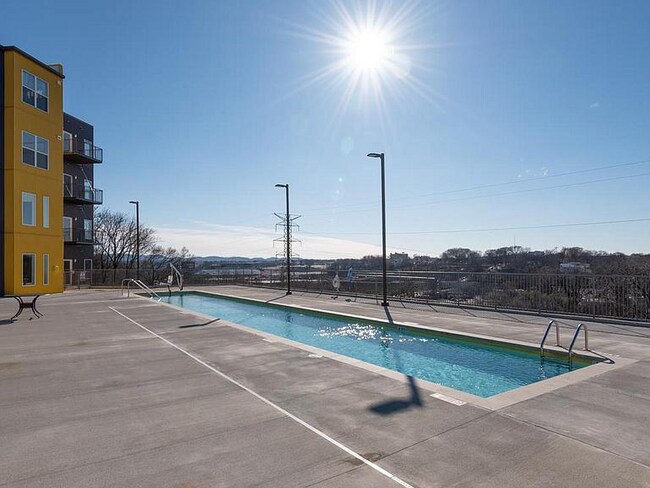 Foto del edificio - 400 Herron Dr