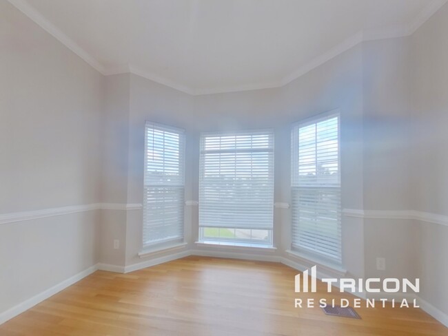 Foto del edificio - 621 Staffwood Dr