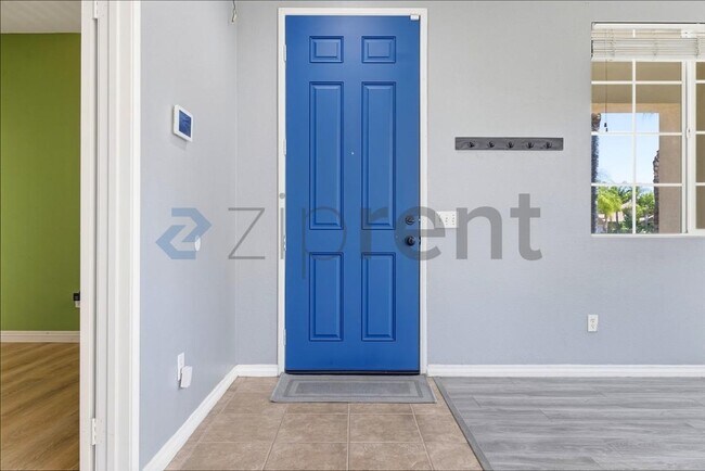 Building Photo - Unit