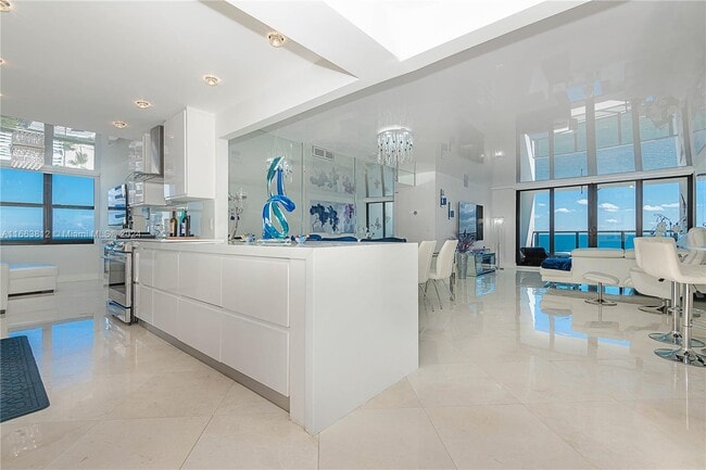 Foto del edificio - 2301 S Ocean Dr