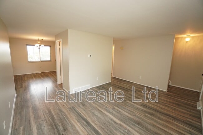 Foto del edificio - 6759 W Portland Ave