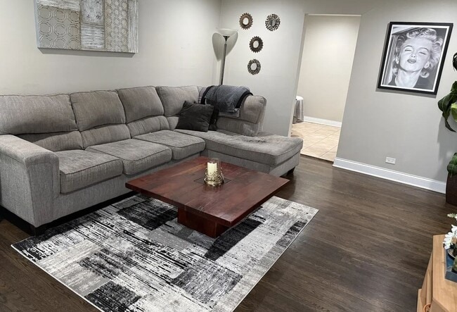 Foto del edificio - 711 N Kenilworth Ave