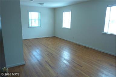 Primary Photo - 1204 N Oak St
