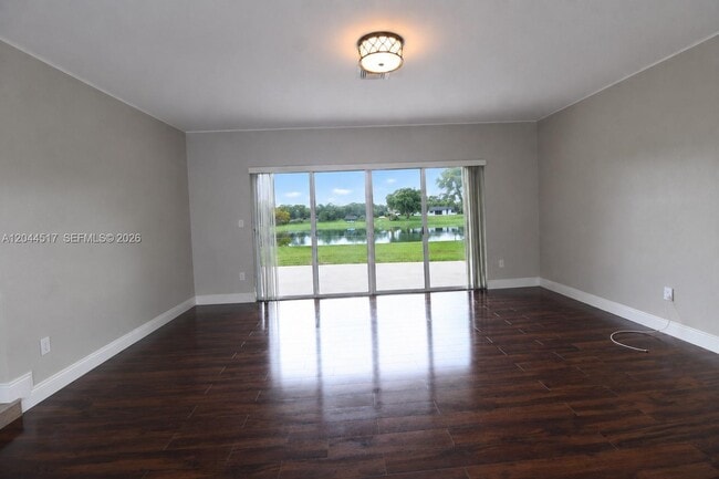 Building Photo - 15445 SW 99th Ave