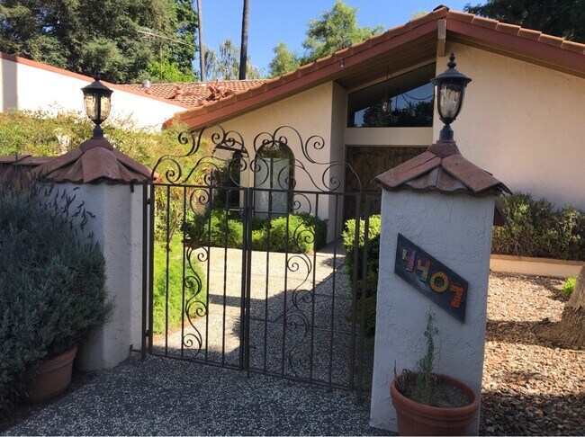 Foto del edificio - South Davis 4 Bedroom 2.5 bath Home