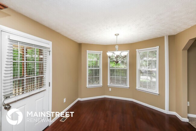 Foto del edificio - 166 Thornbrooke Dr