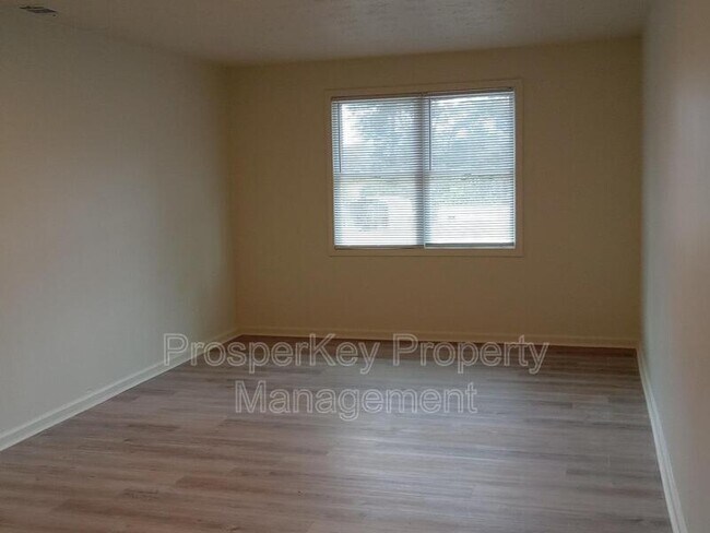 Foto del edificio - 11 Hidden Valley Ct