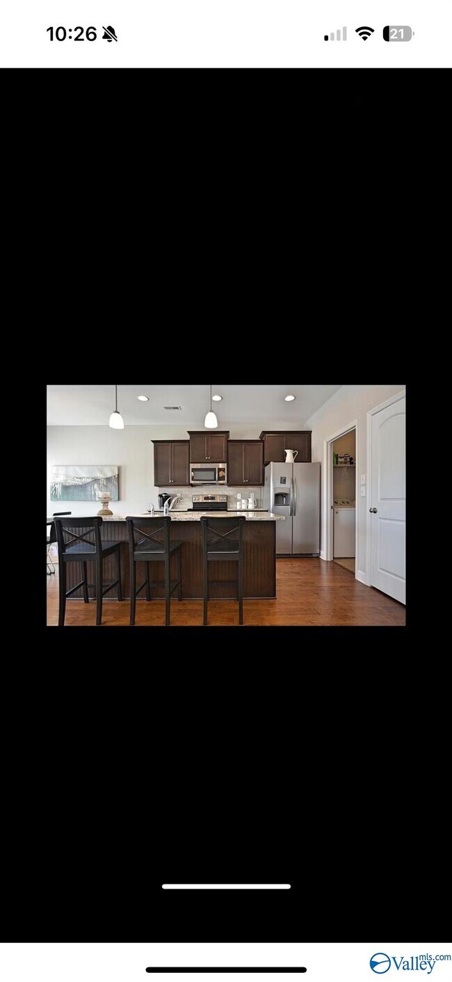 Foto del edificio - 605 Summerdawn Pl