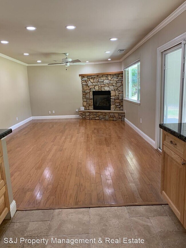 Building Photo - 3 br, 2 bath House - 24501 Camila Way