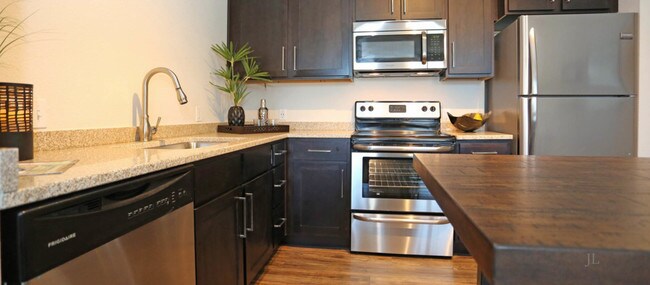 Building Photo - 5224 S MacDill Ave