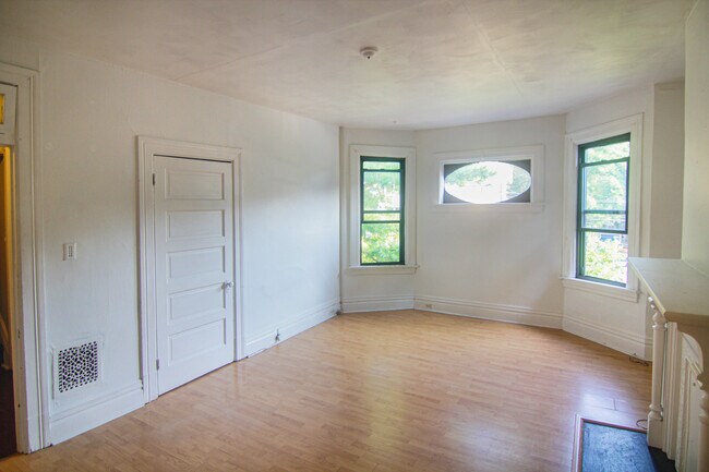 Foto del edificio - 428 Biddle Ave