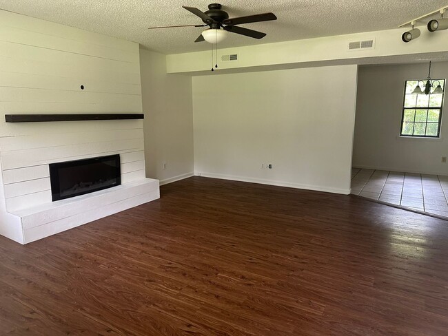 Building Photo - 73 Lavaughn Dr