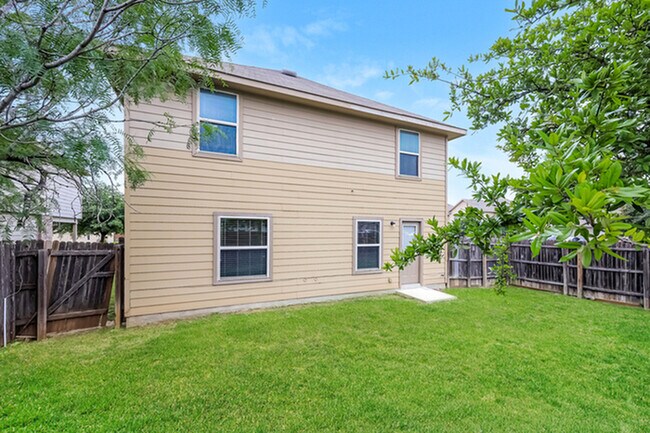 Foto del edificio - 10702 Butterfly Pass