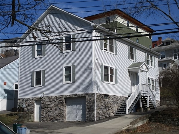 Building Photo - 123 Blair St