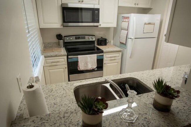 Photo - 7350 Oak Meadows Cir House