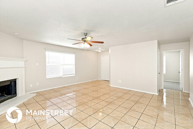 Foto del edificio - 7816 Whitney Ln