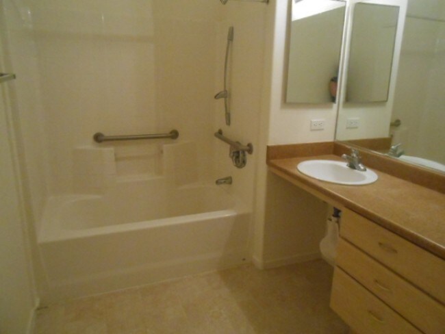 Building Photo - 8250 N Grand Canyon Dr