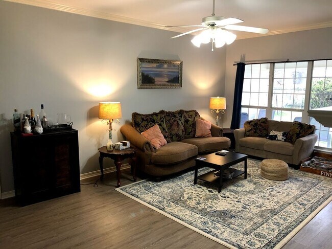 Foto del edificio - Northgate Village Home.