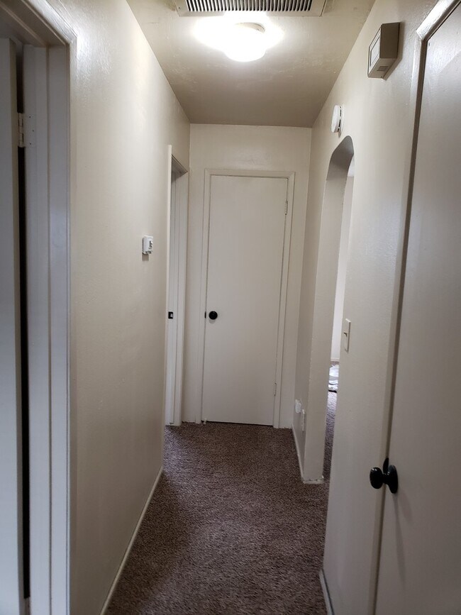 Foto del edificio - 2 Bedroom and 1 Bath Duplex