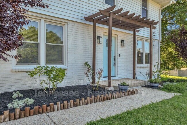 Building Photo - 2601 Oakwood Ave