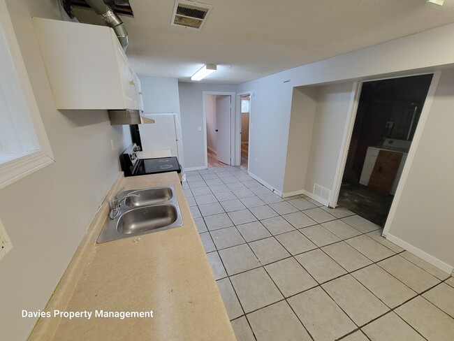 Photo du bâtiment - 10316-10156 156 St NW