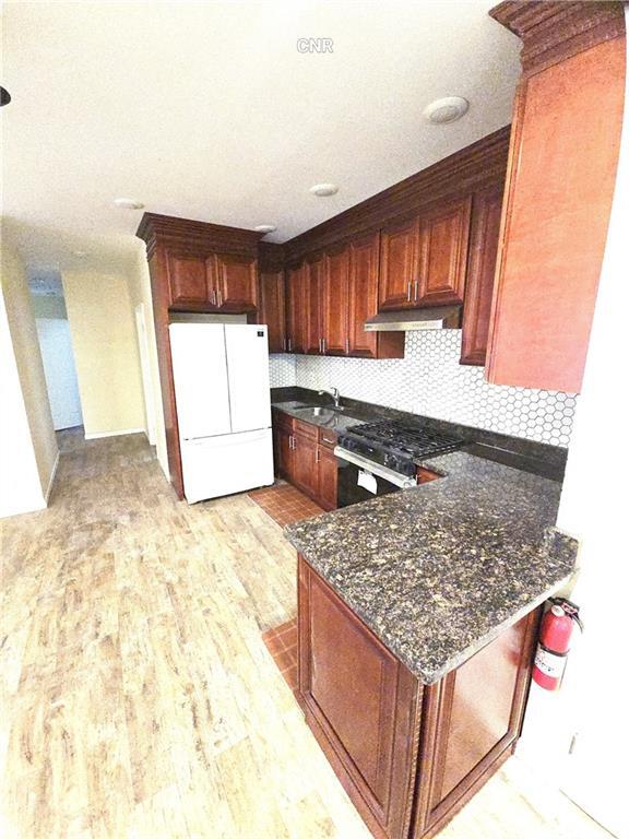 Foto del edificio - 226 E 54th St