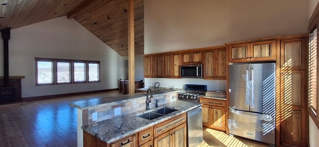 Building Photo - Off The Grid Rental