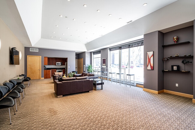 Foto del edificio - 1111 N Marshall St