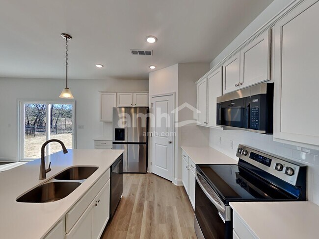 Building Photo - 119 Wendell K Rd