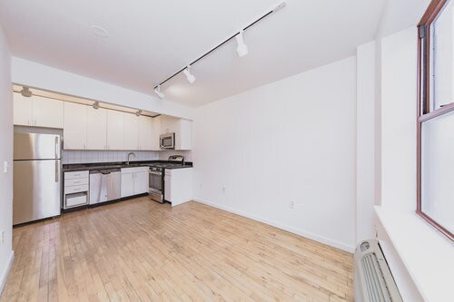 Foto del edificio - 190 E 7th St
