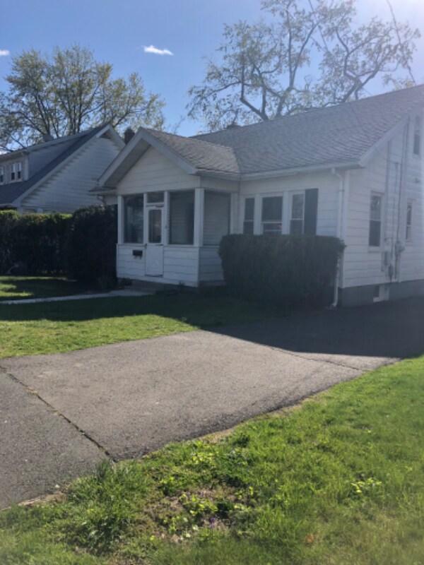 8 Robin Terrace, East Hartford, CT 06108 House Rental in East