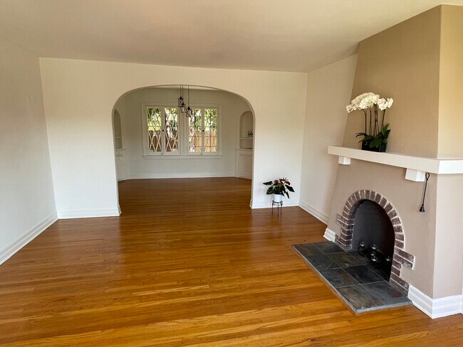 Foto del edificio - 4535 W 12th St