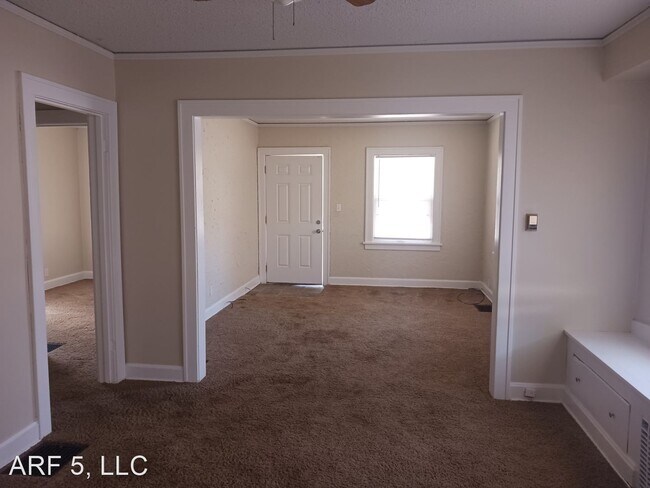 Building Photo - 2 br, 1 bath House - 1901 S Willow Avenue