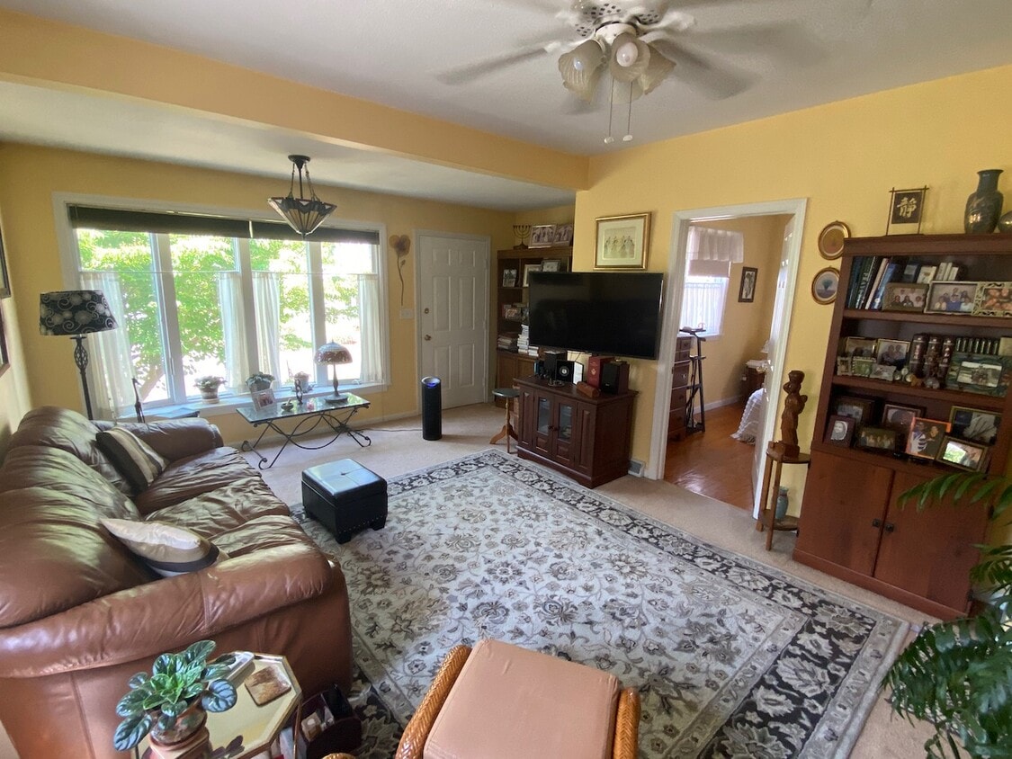 Living Room - 7 Central Ave