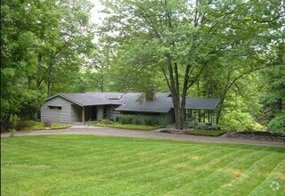 Building Photo - 272 Drake Rd