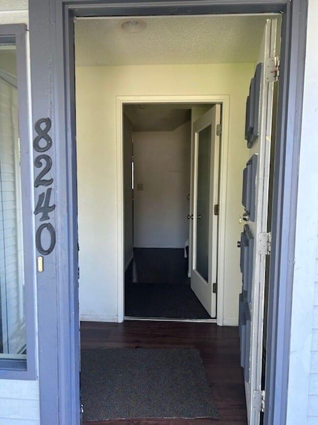 Building Photo - 2262 square foot 4/2.5/2 home