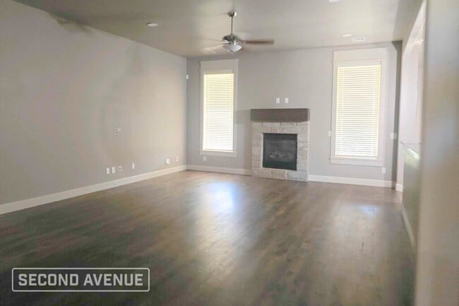 Building Photo - 904 NW 186th St