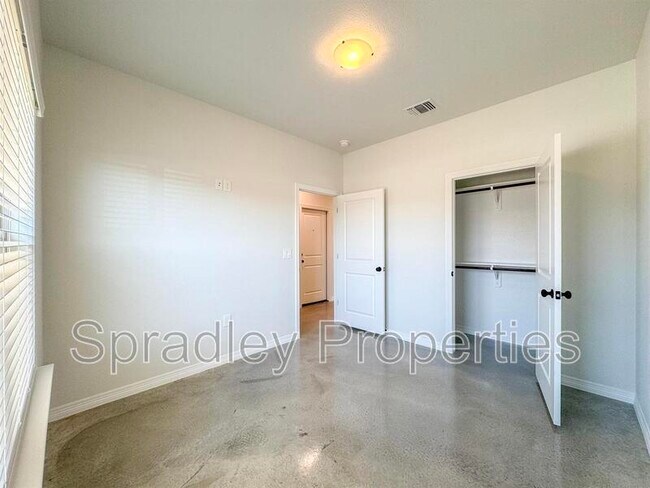 Foto del edificio - 203 Juniper Dr