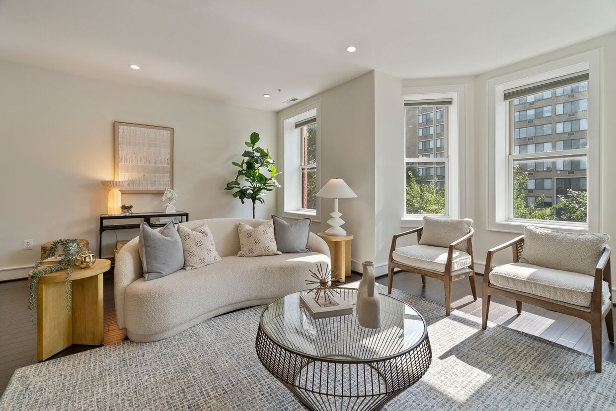 2bd 2ba Condo with Washer/Dryer, Modern Fi... - Bright One Bedroom plus Den near Metro in ...
