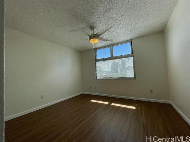 Building Photo - 1133 Waimanu St