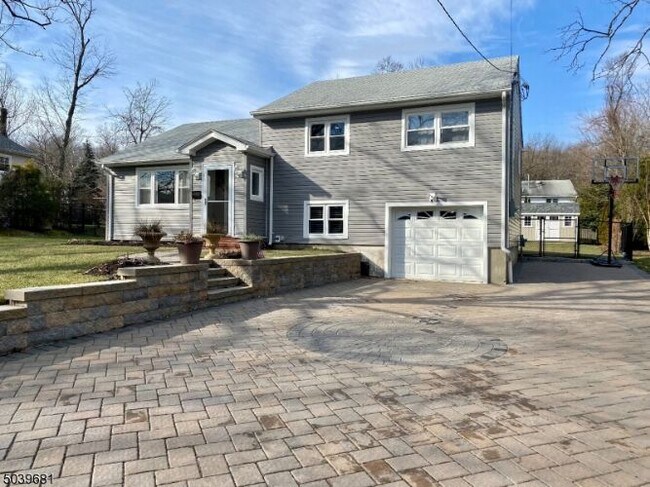 Building Photo - 17 Riker Hill Rd