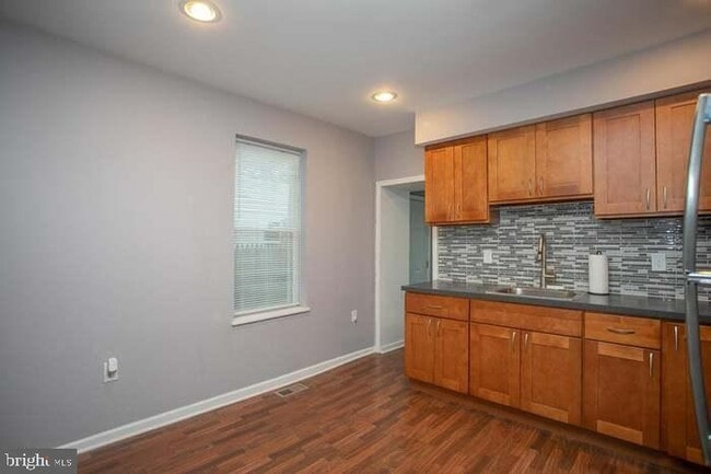 Building Photo - 436 Lemonte St