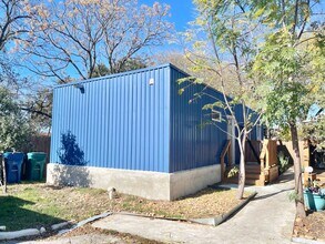 Building Photo - 1033 Rivas St