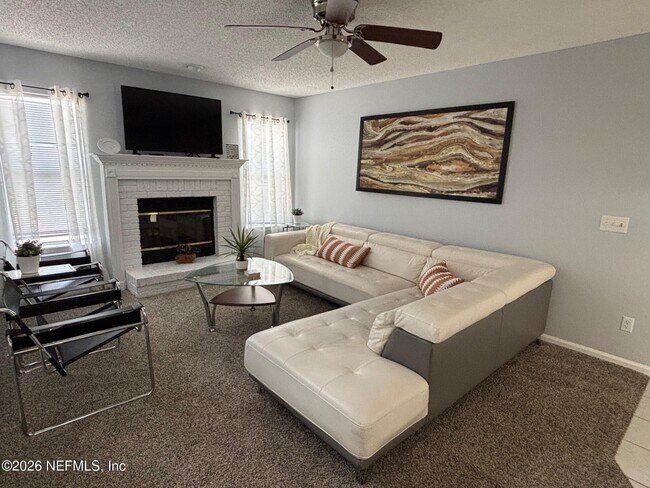 Foto del edificio - 12323 Silent Brook Trail N