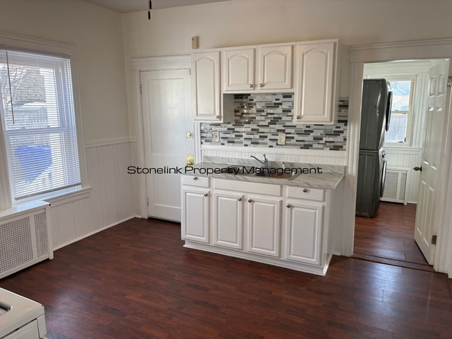 Foto del edificio - 192 Chandler Ave