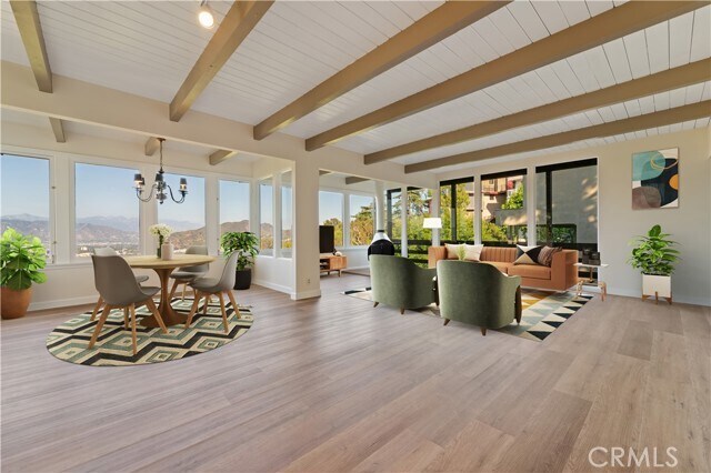 Foto del edificio - 3230 Wrightwood Dr