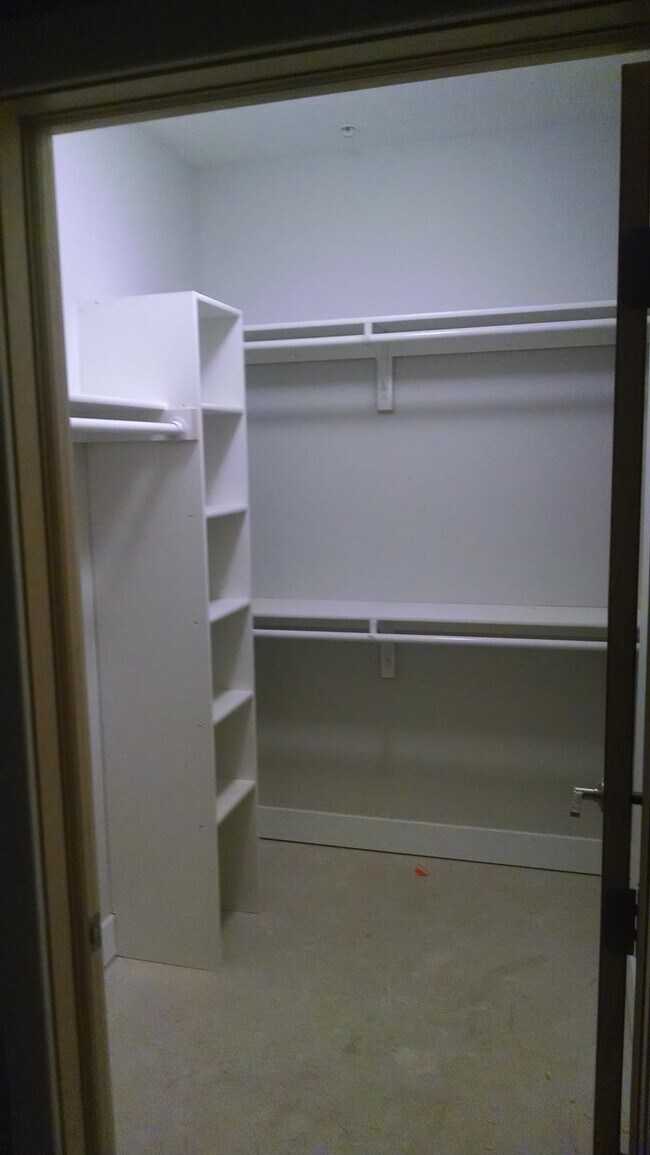 Armario del dormitorio - 617 Pierce St