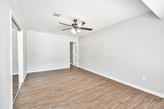 Building Photo - 7106 Pinetex Dr