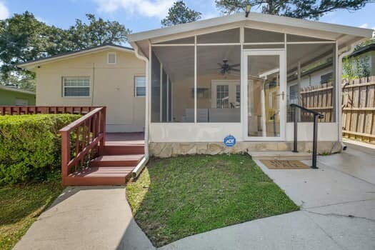 Foto del edificio - $250 Off Your Second Month's Rent + $250 Referral Bonus | Student-Friendly 3BR Home Minutes from ...